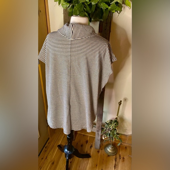 ✨Kleen cowl neck striped high-low top✨ - Picture 3 of 11